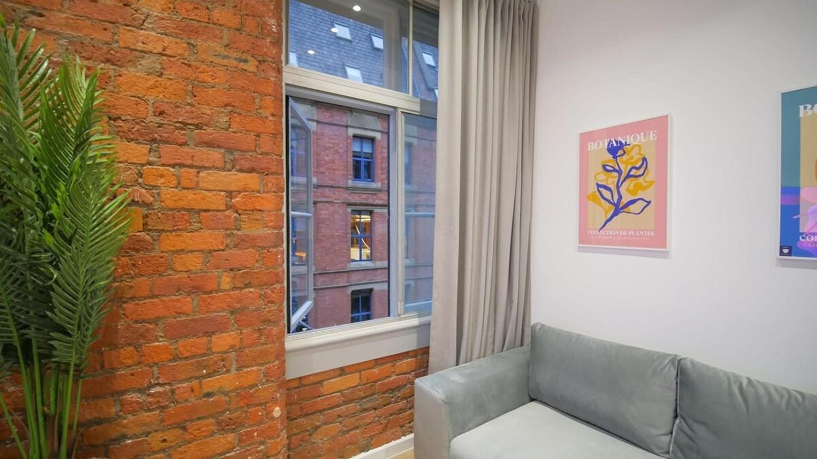 Chicago Loft Boutique By The Jacksonheim Boutique * Manchester